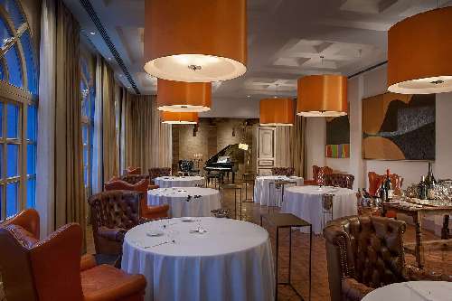 Palazzo Seneca il-ristorante-vespasia-interno.jpg