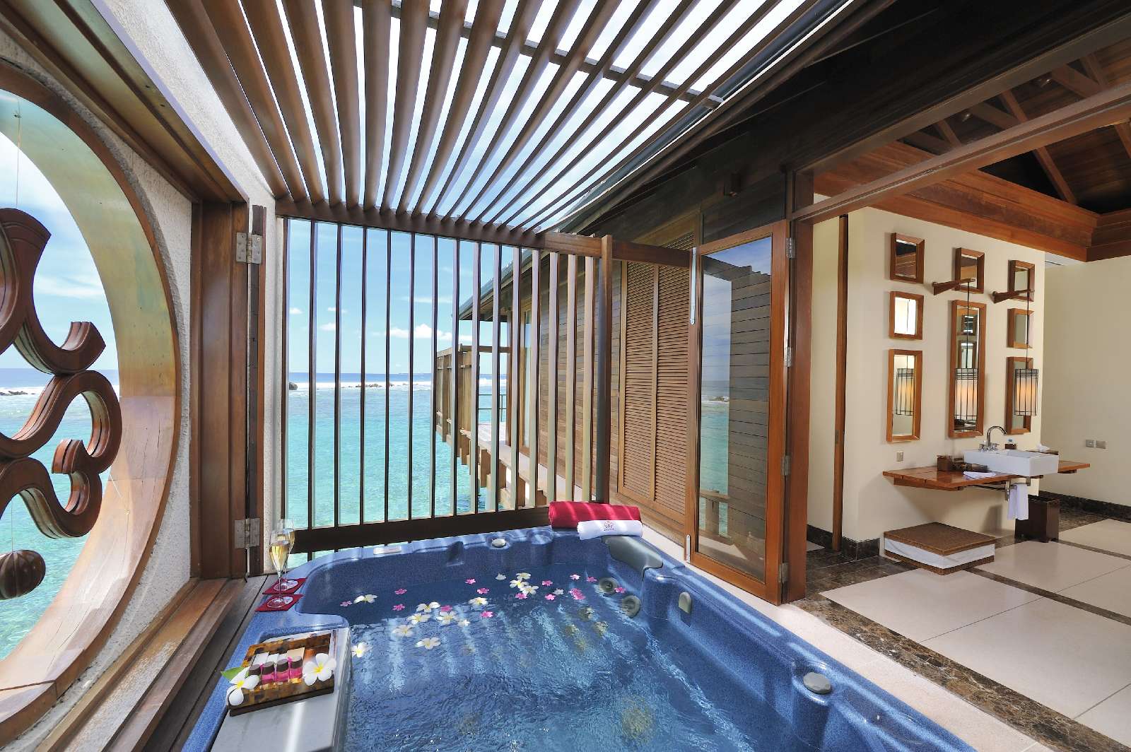 Villa Nautica two-bedroom-ocean-suite-bathroomparadiseisland.jpg