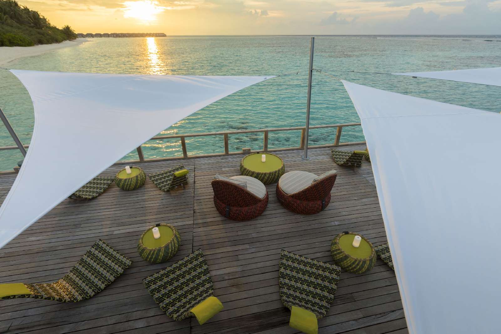 Velassaru Maldives atb-velassaru-sunset-bar-chill.jpg