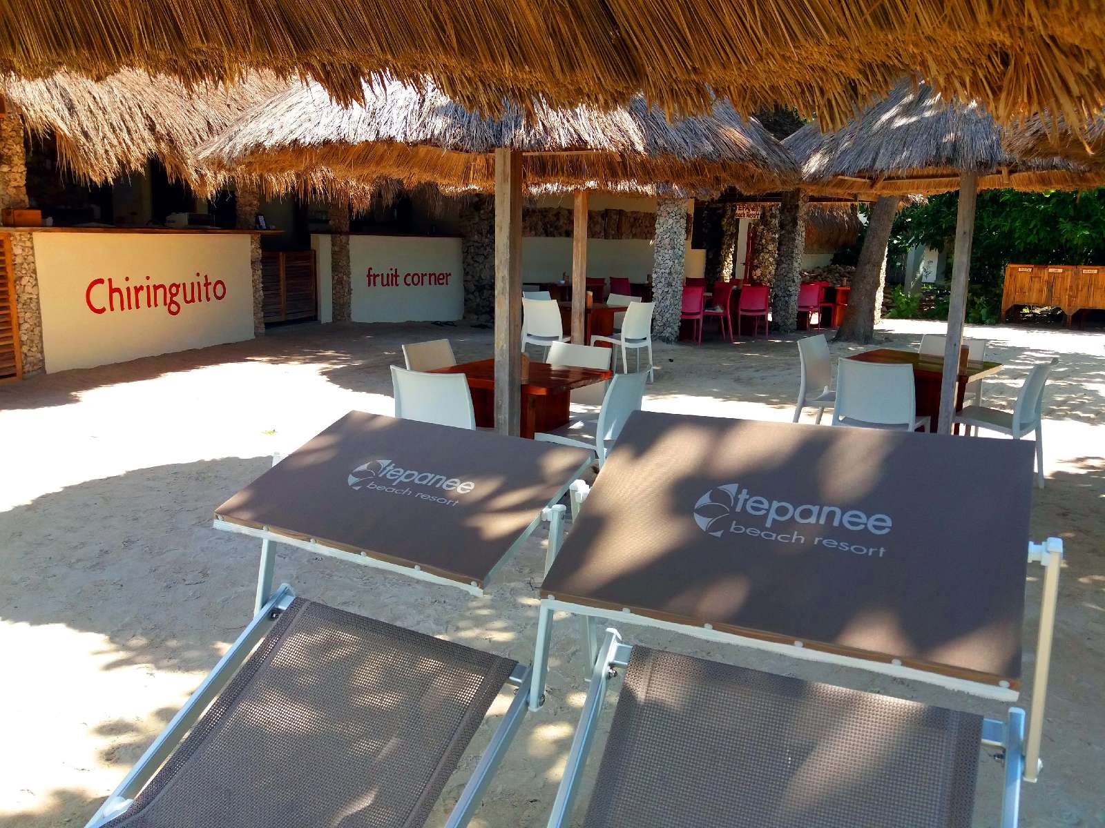 Malapascua – TEPANEE BEACH RESORT bar.jpg