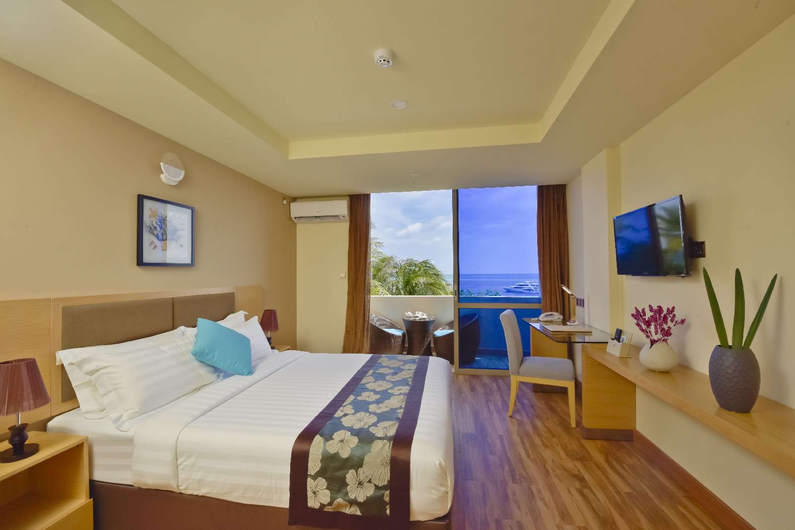 Hotel Season Paradise atb-season-paradise-maldives-3.jpg